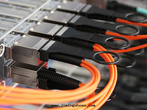 LC 接口(kǒu)光(guāng)纖跳线